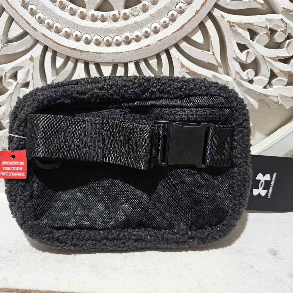 NEW Under Armour Sherpa Black Adjustabme Waist Bag/Crossbody OSFM - Picture 8 of 14